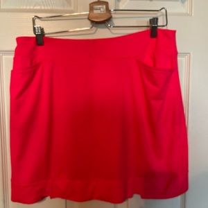 Tail high end women's golf skort